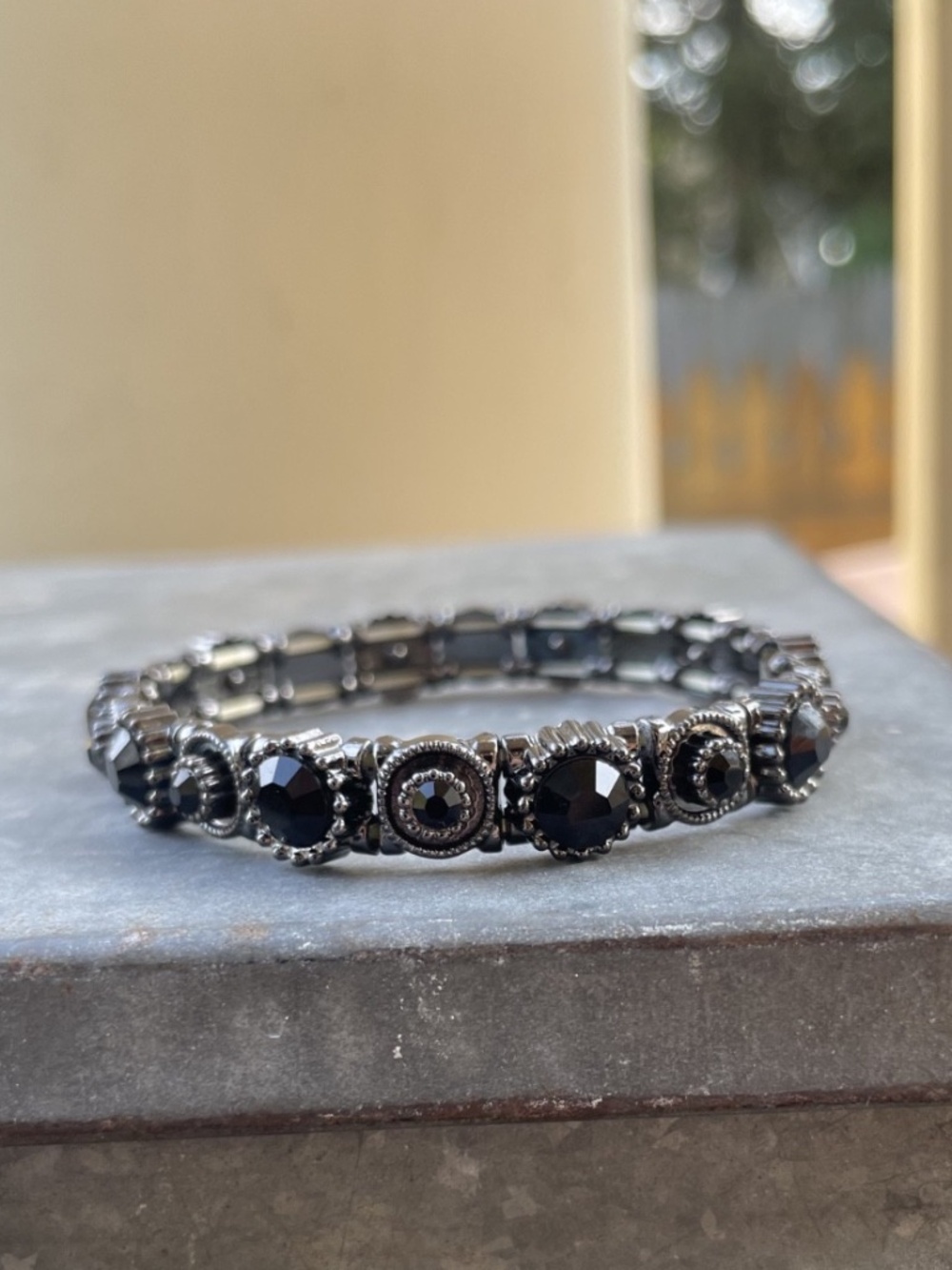 Black/deep red Stone Costume Stretch Bracelet
